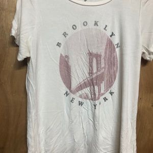 American Eagle sift t-shirt - very soft and comfy